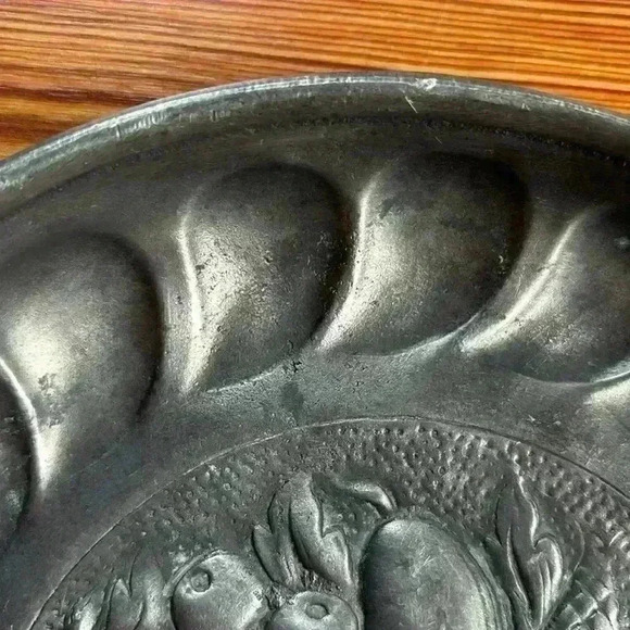 Pewter Fruit Plate Repousse Reproduction From 18th Century...Vintage - Picture 3 of 7